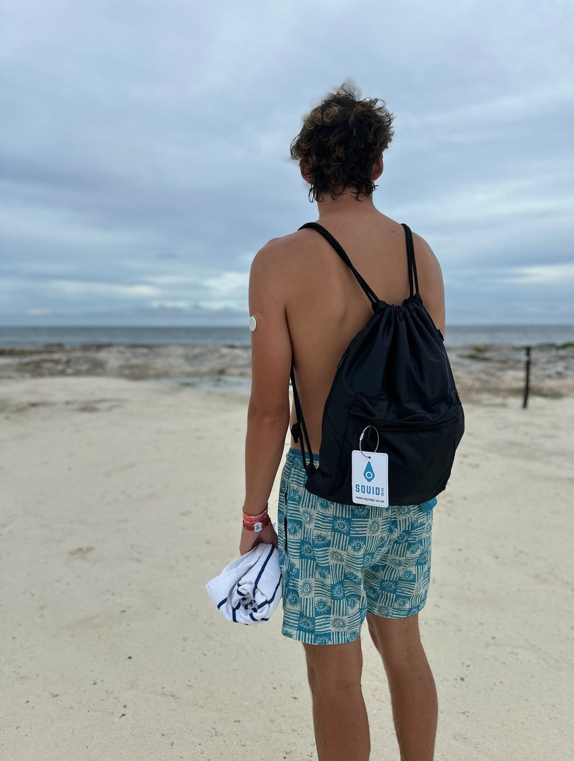 Drawstring Insulated Cool/Carry Bag + Luggage Tag - Organise your Squid Go System. Keeps frozen gel packs cold much longer, outside freezer.